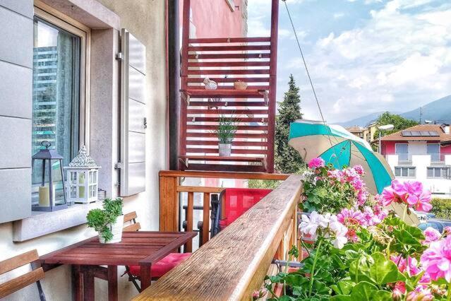 Antica Casa Alboletta - Appartamento Frida Kahlo Riva del Garda Exterior foto